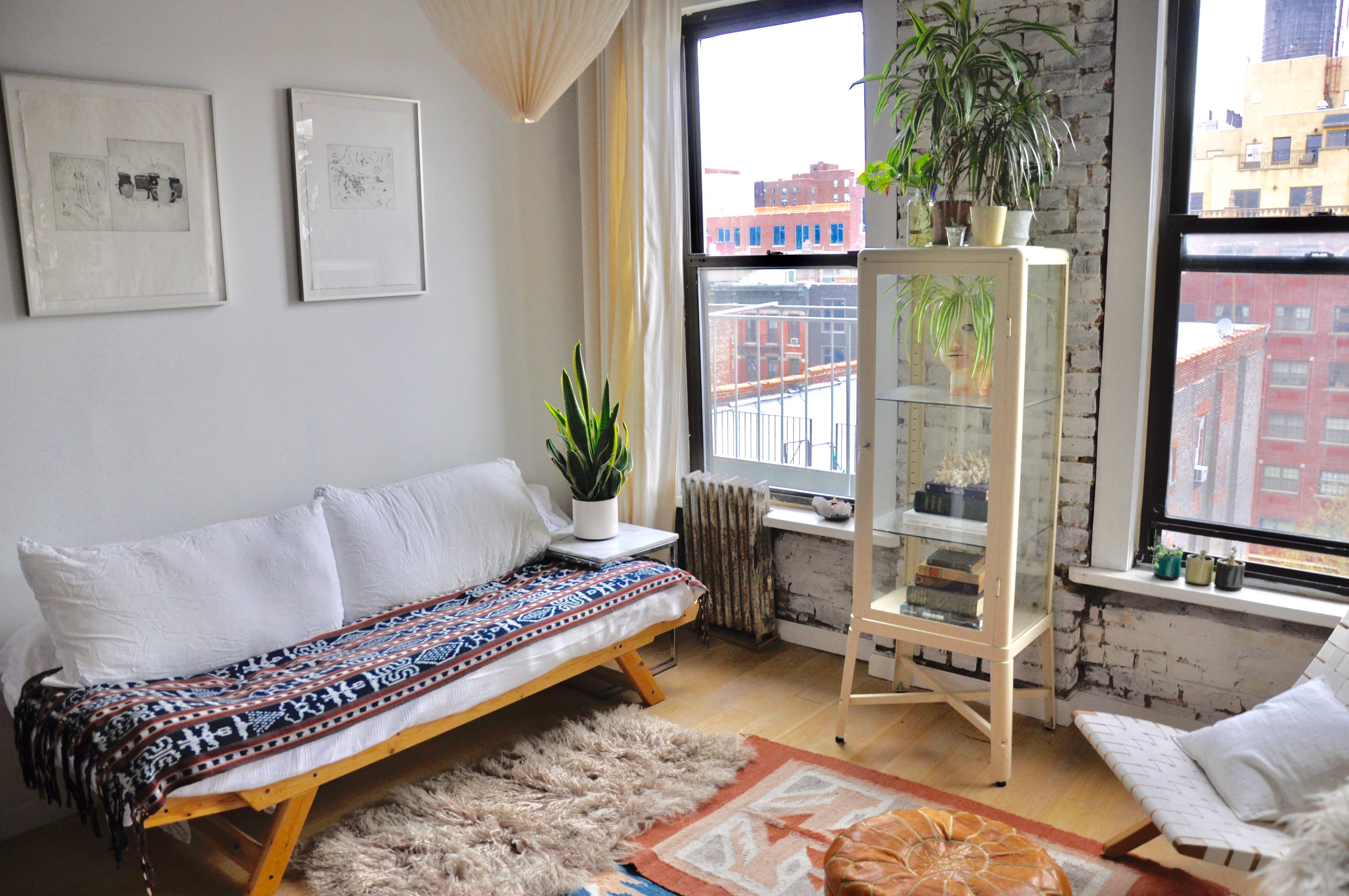 330-square-foot-diy-organized-apartment-tour-photos-apartment-therapy